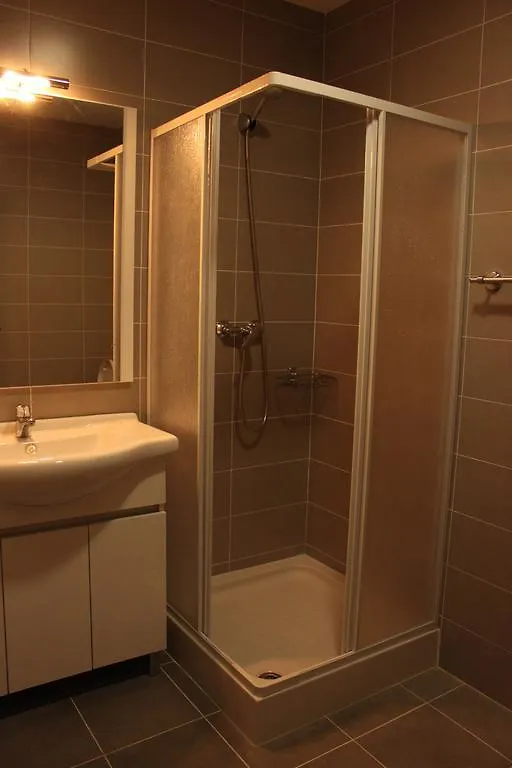 Be Coimbra Hostels
