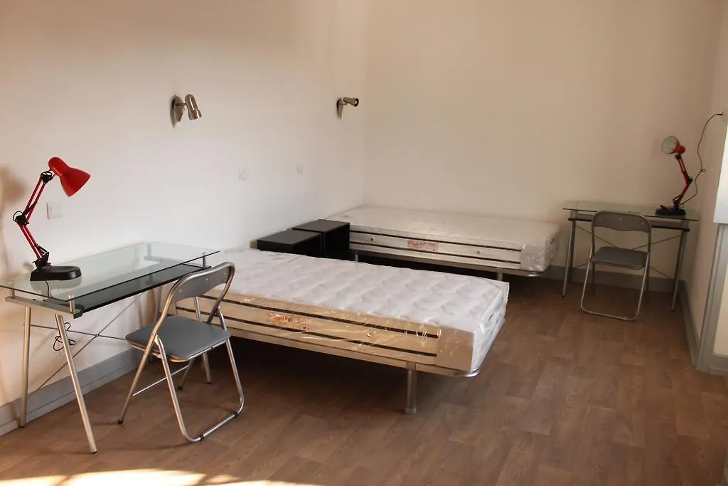 Be Coimbra Hostels