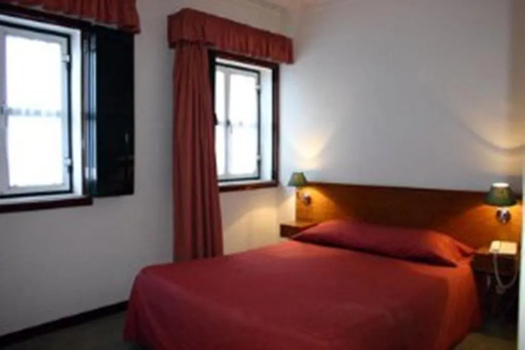 Be Coimbra Hostels